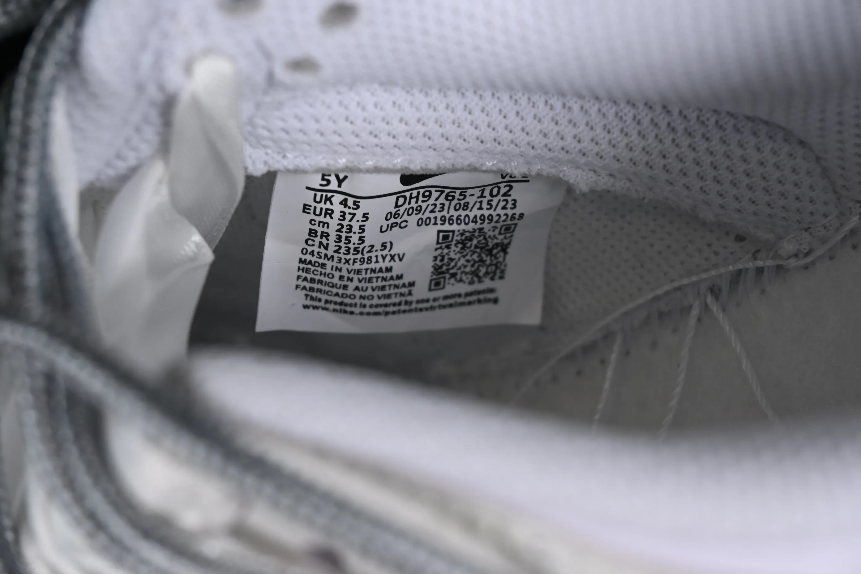 All Categories Nk SB Dunk Series Nk SB Dunk Low Low-top sneakers Nk Dunk Low Fresh silver ballet lace strap SB strap low-top casual sneakers DH9765-102